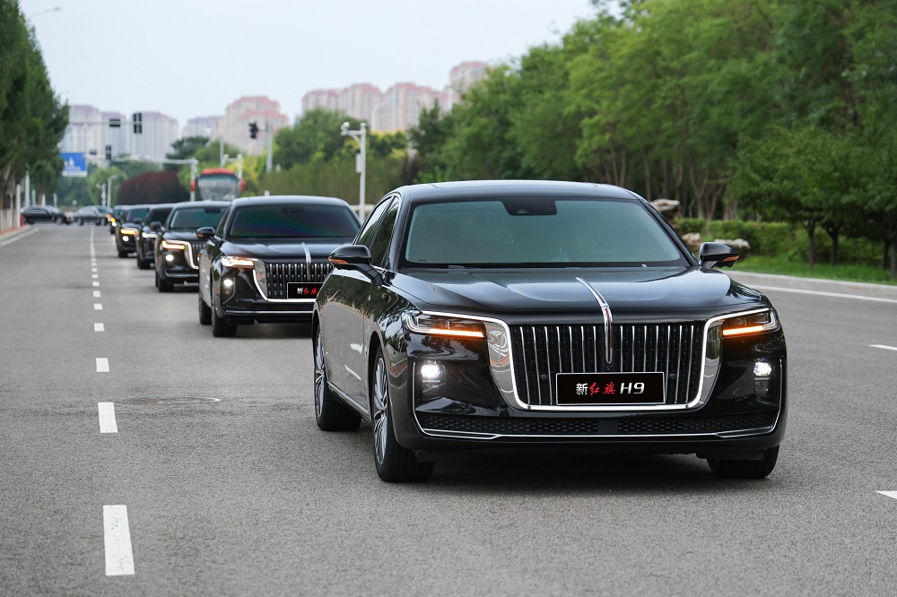 1、C+级豪华旗舰轿车红旗H9护航国事活动.jpg